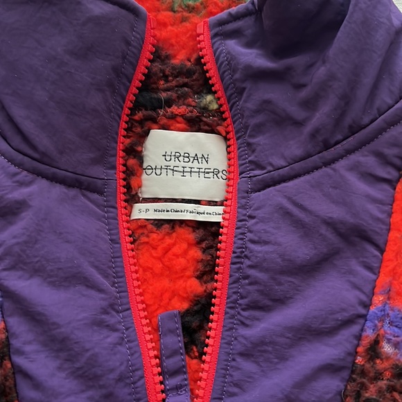 URBAN OUTFITTERS FLEECE PULLOVER - Picture 2 of 3